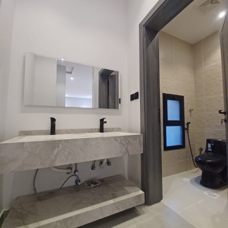 780